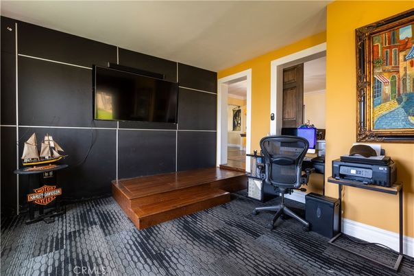 Home Office, Interior