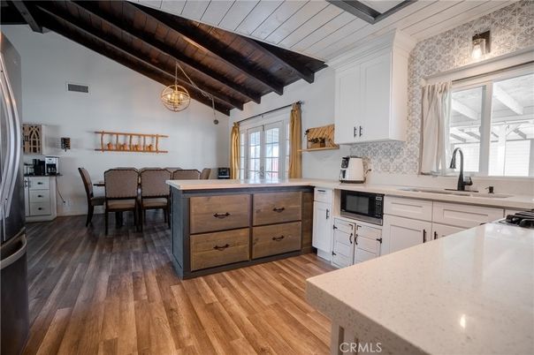Dining room, Interior, Kitchen, Pendant Lights, Wooden Beams, Wooden Ceilings, Wood Texture Flooring