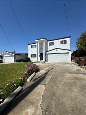 Attached, Detached Garage, Exterior, Facade, Raised Ranch