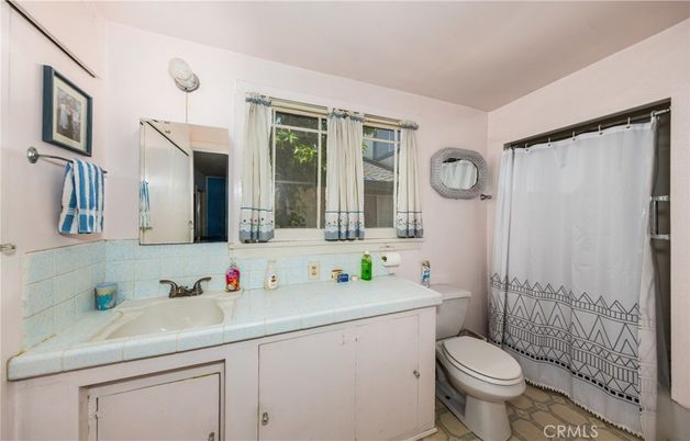 Bathroom, Interior, Tile Countertops