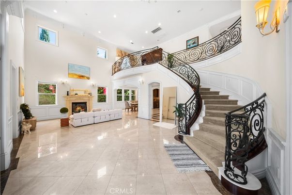 Fireplace, Interior, Recessed Lighting