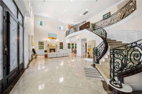 Fireplace, Interior, Recessed Lighting