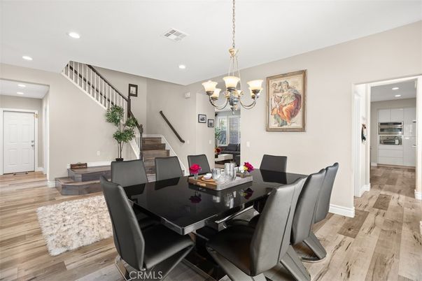 Chandelier, Dining room, Interior, Recessed Lighting, Wood Texture Flooring