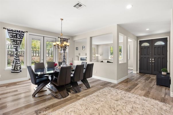 Chandelier, Dining room, Interior, Recessed Lighting, Wood Texture Flooring