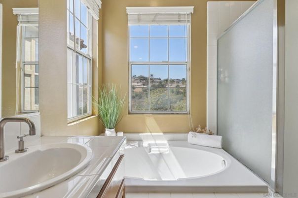 Bathroom, Interior, Tile Countertops