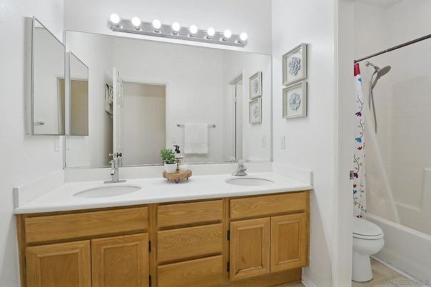 Bathroom, Dual Sink Vanities, Interior