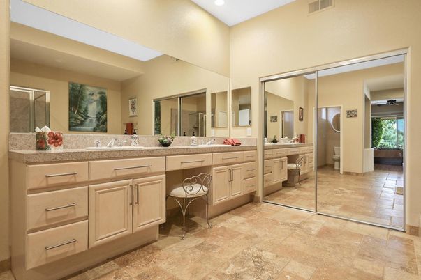 Bathroom, Dual Sink Vanities, Interior, Recessed Lighting