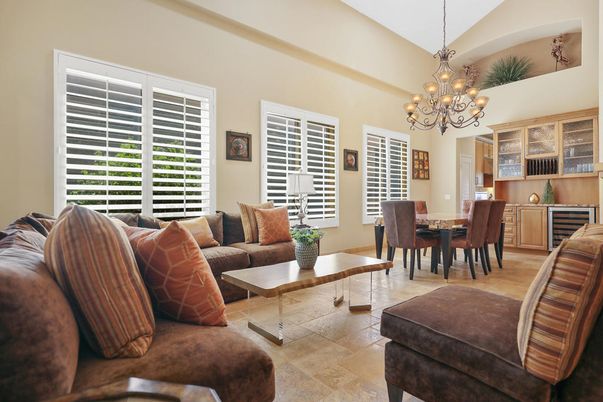 Chandelier, Dining room, Interior, Living room