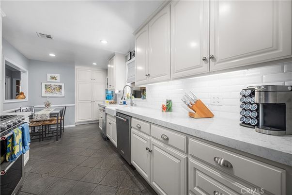 Dining room, Interior, Kitchen, Recessed Lighting, Stainless Steel Appliances