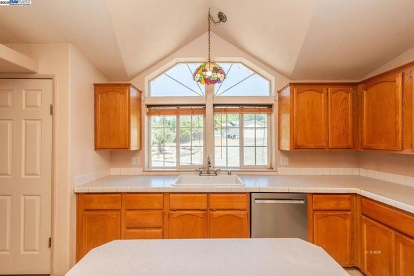 Interior, Kitchen, Pendant Lights, Tile Countertops