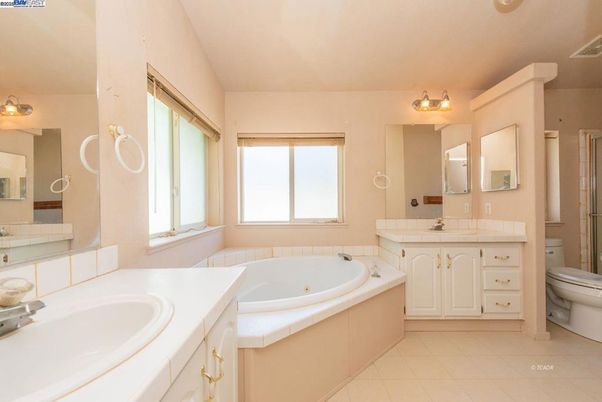 Bathroom, Interior, Tile Countertops