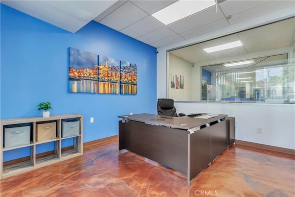 Home Office, Interior