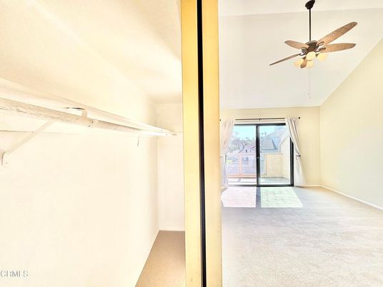 Empty room, Interior, Walk-in Closets