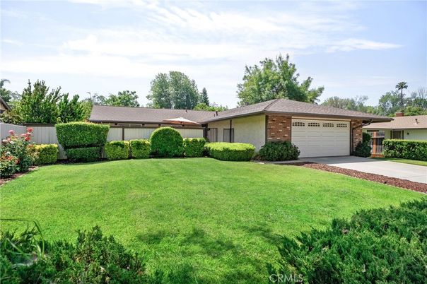 Attached, Backyard, Exterior, Facade, Brick Facade, Ranch
