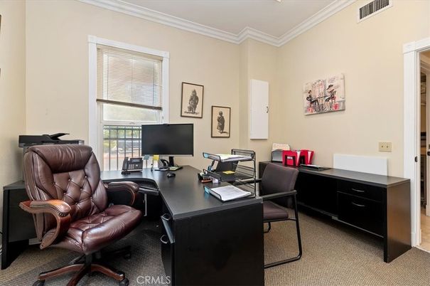 Home Office, Interior