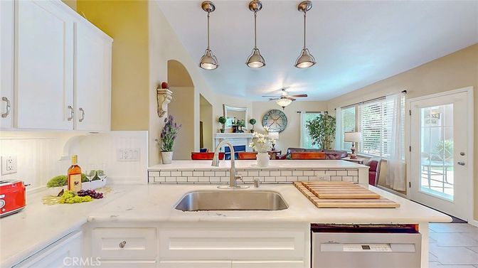 Interior, Kitchen, Pendant Lights, Tile Countertops