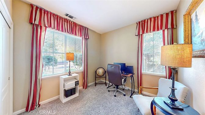 Home Office, Interior
