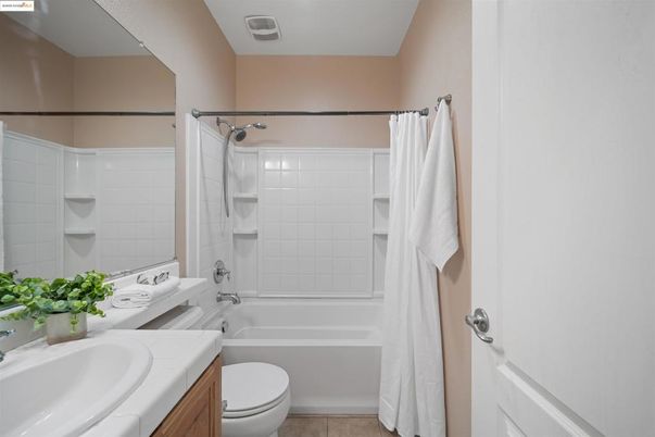 Bathroom, Interior, Tile Countertops