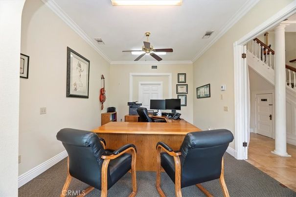 Home Office, Interior