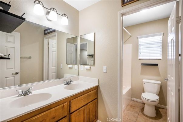 Bathroom, Dual Sink Vanities, Interior