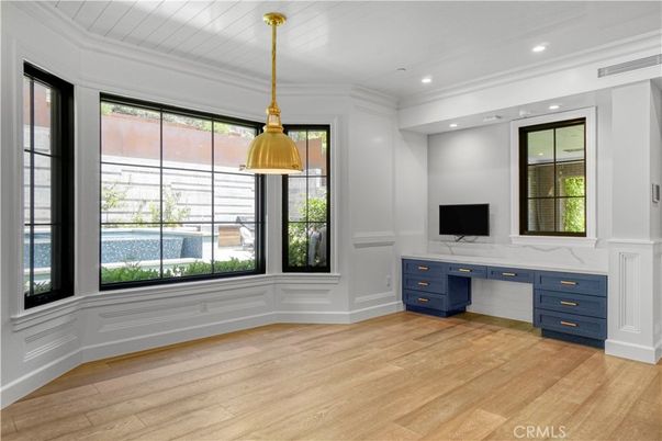 Interior, Pendant Lights, Recessed Lighting, Wood Texture Flooring