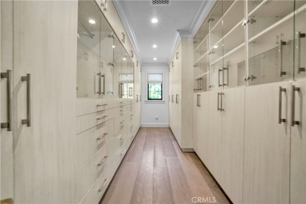 Interior, Recessed Lighting, Walk-in Closets, Wood Texture Flooring