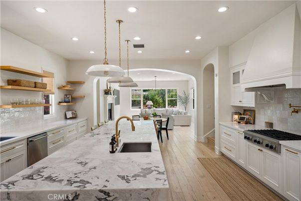 Interior, Kitchen, Living room, Pendant Lights, Recessed Lighting, Stainless Steel Appliances, Wood Texture Flooring