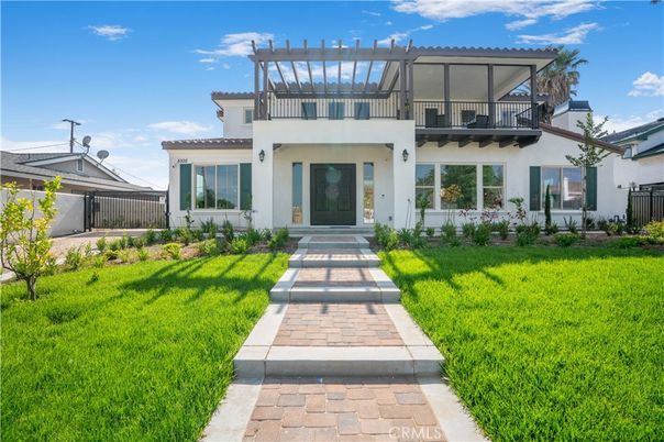 Backyard, Exterior, Facade, Mediterranean