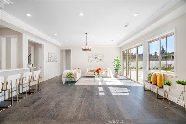 Chandelier, Interior, Living room, Pendant Lights, Recessed Lighting, Wood Texture Flooring