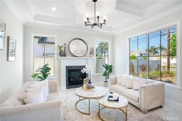 Chandelier, Fireplace, Interior, Living room, Pendant Lights, Recessed Lighting