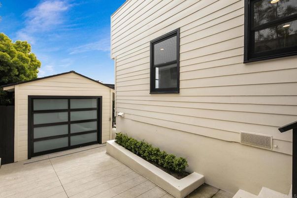 Detached Garage, Exterior