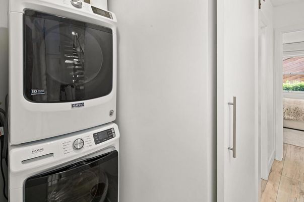 Interior, Utility Closets, Washer, Wood Texture Flooring