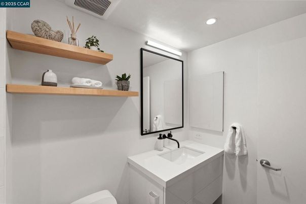 Bathroom, Interior, Recessed Lighting