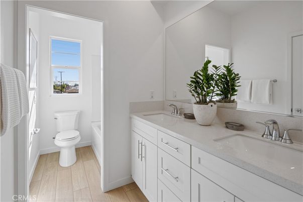 Bathroom, Dual Sink Vanities, Interior, Wood Texture Flooring