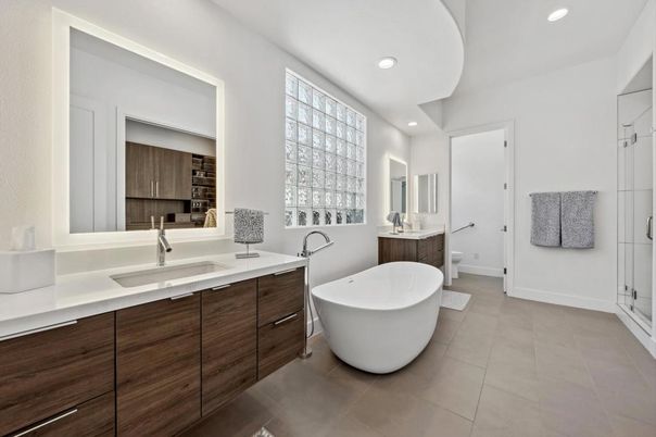 Bathroom, Dual Sink Vanities, Free Standing Baths, Interior, Recessed Lighting