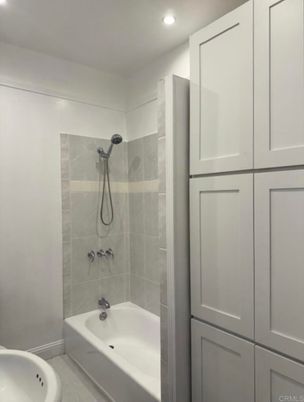 Bathroom, Interior, Recessed Lighting