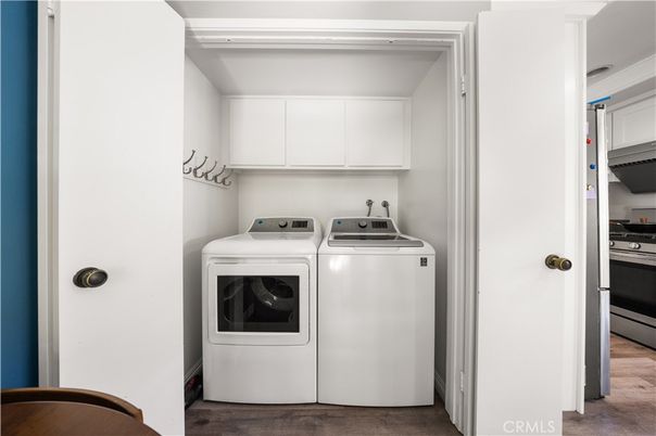 Interior, Utility Closets, Washer, Wood Texture Flooring