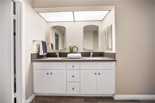 Bathroom, Dual Sink Vanities, Interior, Wood Texture Flooring