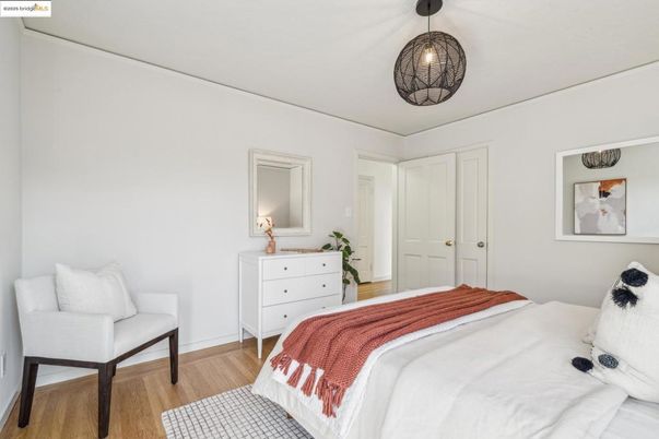Bedroom, Interior, Pendant Lights, Wood Texture Flooring