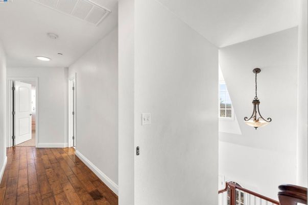 Interior, Pendant Lights, Recessed Lighting, Wood Texture Flooring