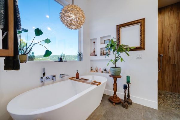 Bathroom, Chandelier, Free Standing Baths, Interior, Pendant Lights, Recessed Lighting