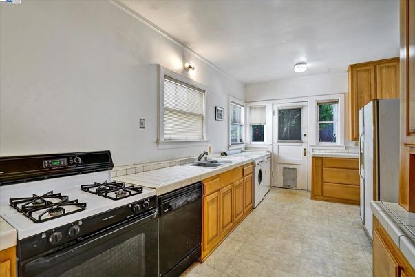 Interior, Kitchen, Tile Countertops