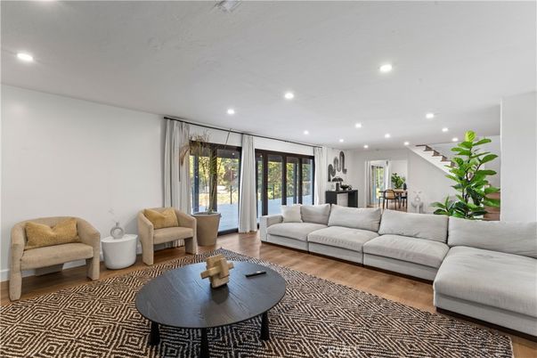 Interior, Living room, Recessed Lighting, Wood Texture Flooring
