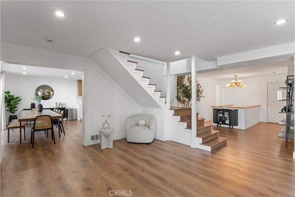 Chandelier, Dining room, Interior, Recessed Lighting, Wood Texture Flooring