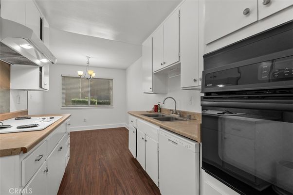 Chandelier, Interior, Kitchen, Wood Texture Flooring