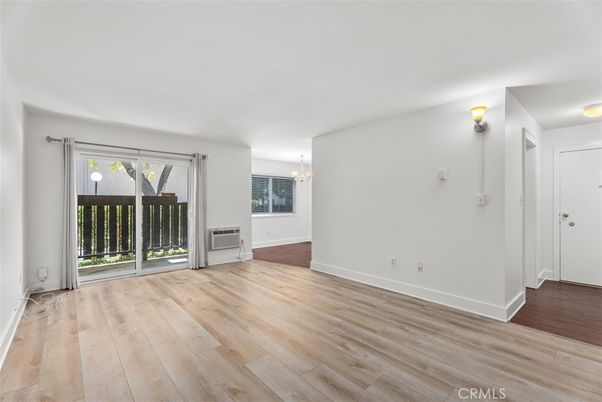 Chandelier, Empty room, Interior, Wood Texture Flooring
