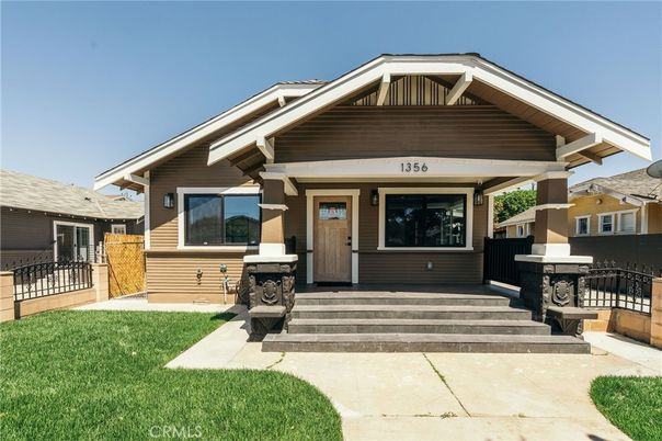Exterior, Facade, American Craftsman