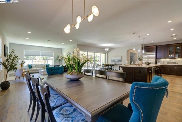 Dining room, Interior, Kitchen, Living room, Pendant Lights, Recessed Lighting, Stainless Steel Appliances, Wood Texture Flooring