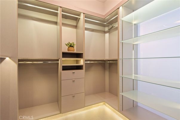 Interior, Walk-in Closets