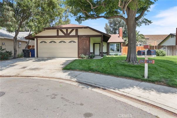 Attached, Exterior, Facade, Brick Facade, Ranch